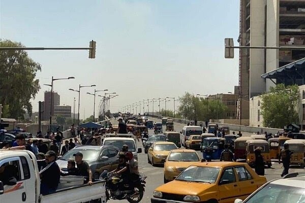 پایان حکومت نظامی در عراق/عقب نشینی طرفداران صدر از منطقه سبز