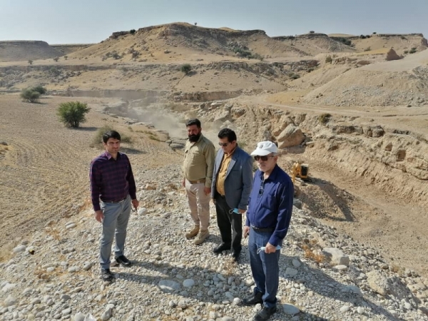 مصمم شدن اراده مسئولان برای تکمیل کریدور ارتباطی جنوب به مرکز کشور/آغاز احداث پل ۸۲ متری بر محور لیکک به جایزان