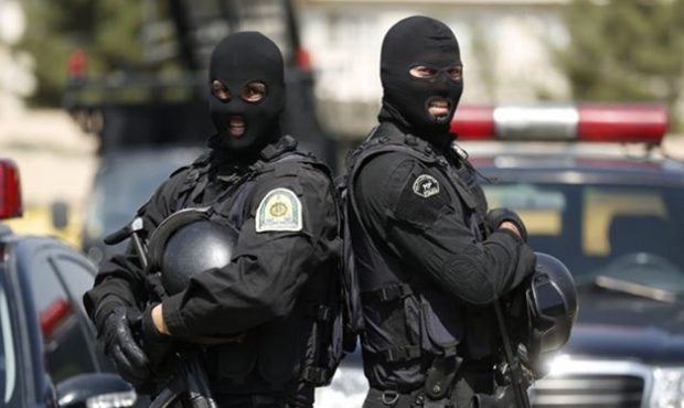 کشف ۹۸ قبضه سلاح غیر مجاز در خوزستان /انهدام باند قاچاق سلاح در هفتکل