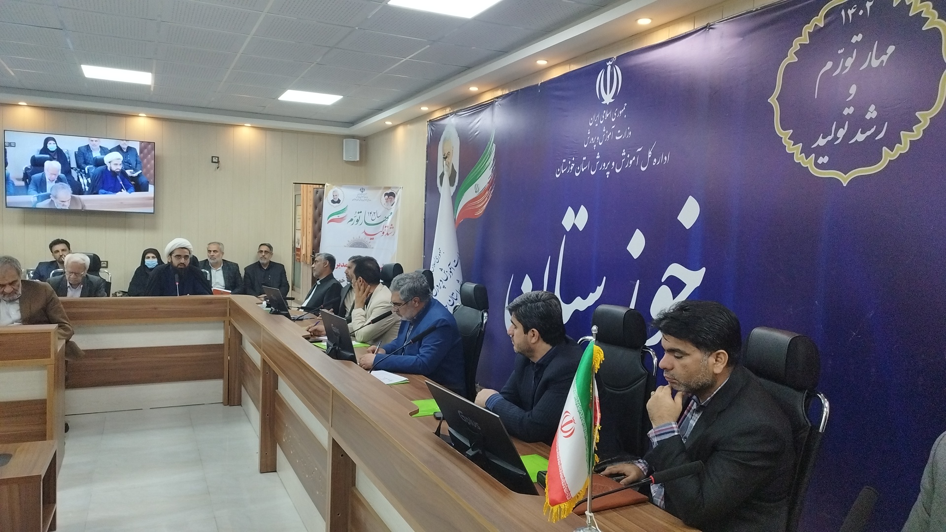 شرکت ۴۰ هزار دانش آموز خوزستانی در اردوهای راهیان پیشرفت/توزیع ۷۰ میلیارد تومان تجهیزات کارگاهی در بین هنرستان های استان خوزستان/پوشش ۲۵ هزار کلاس درس طرح جامع جهاد تبیین در استان خوزستان