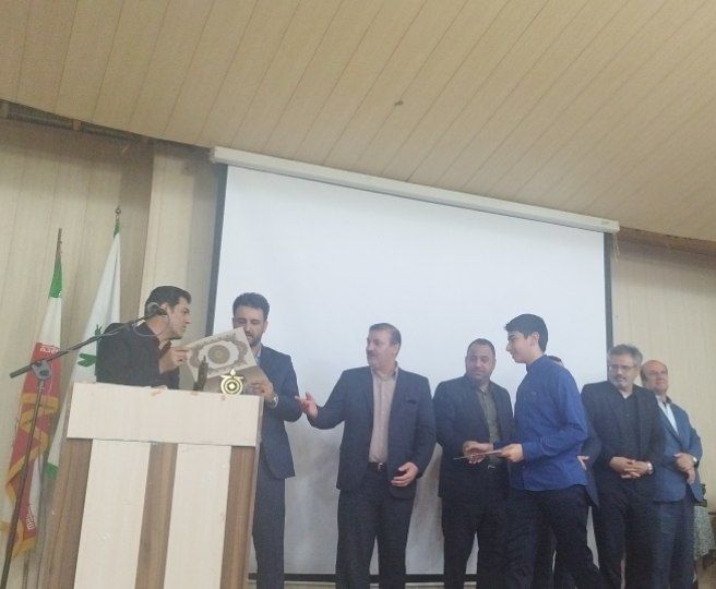 آیین تجلیل از برگزیدگان نُهمین دوره «مرحله منطقه ای» جشنوار نوجوان خوارزمی آموزش و پرورش ناحیه۳ اهواز برگزار شد+تصاویر
