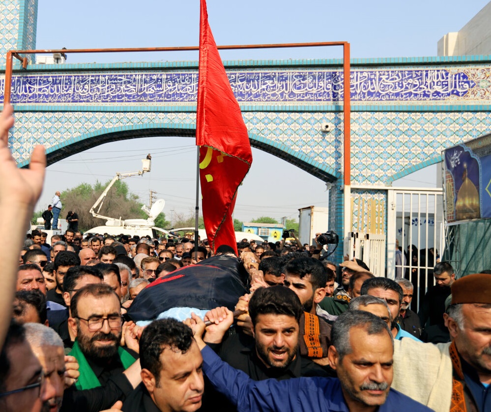 تشییع پیکر مادر سردار شهید «علی هاشمی»/تصاویر