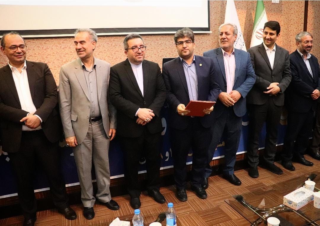 تبریک مدیرکل ثبت اسناد و املاک خوزستان به«سید رضا خاضع» مدیر برتر فناوری اطلاعات ادارات کل استان های کشور+متن پیام
