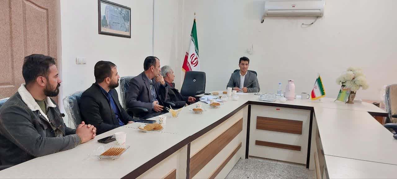 جزئیات دیدار اعضای موسسه پیشگامان فرهنگی – هنری الیمای بهمئی با مدیر جدید اداره فرهنگ و ارشاد اسلامی شهرستان