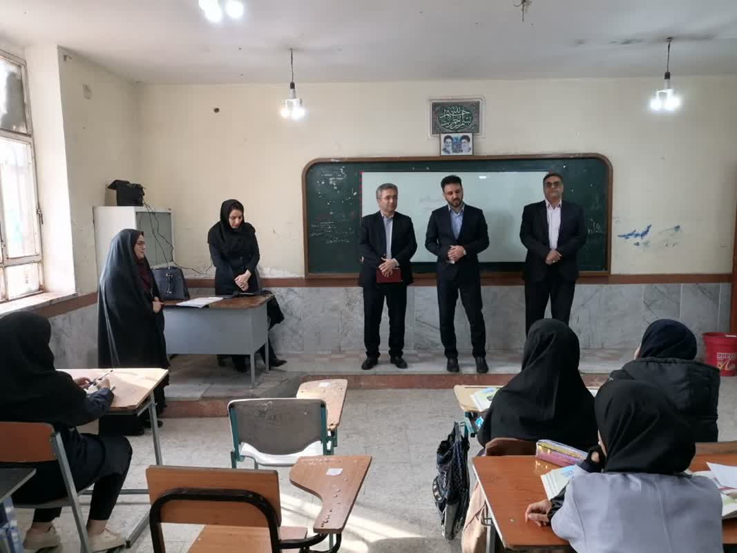 بازدید مدیرکل آموزش متوسطه نظری وزارت آموزش و پرورش از مدارس شهرستان کارون+تصاویر