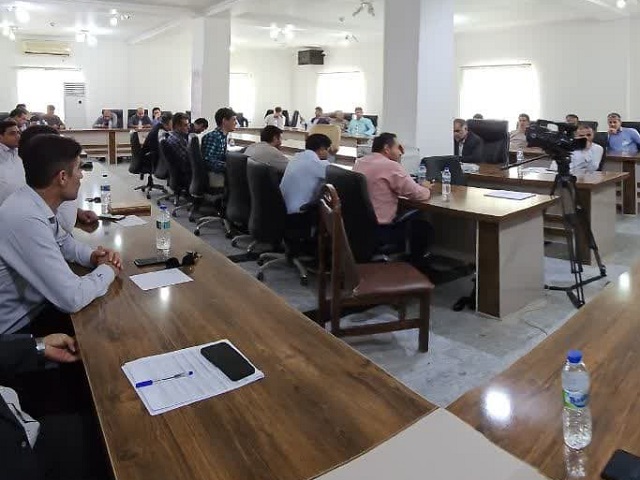 فرماندار بهمئی:اگر کاری برایتان نشد،نتوانستیم نه اینکه نخواستیم/آزاده دفاع مقدس: چرا اغتشاشگر استخدام اما ایثارگر بیکار است؟