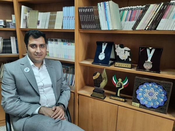 آموزش، اختراع، هنر؛ سه سلاح معلمی که از کلاس درس، ایران را به قُله جهان رساند!