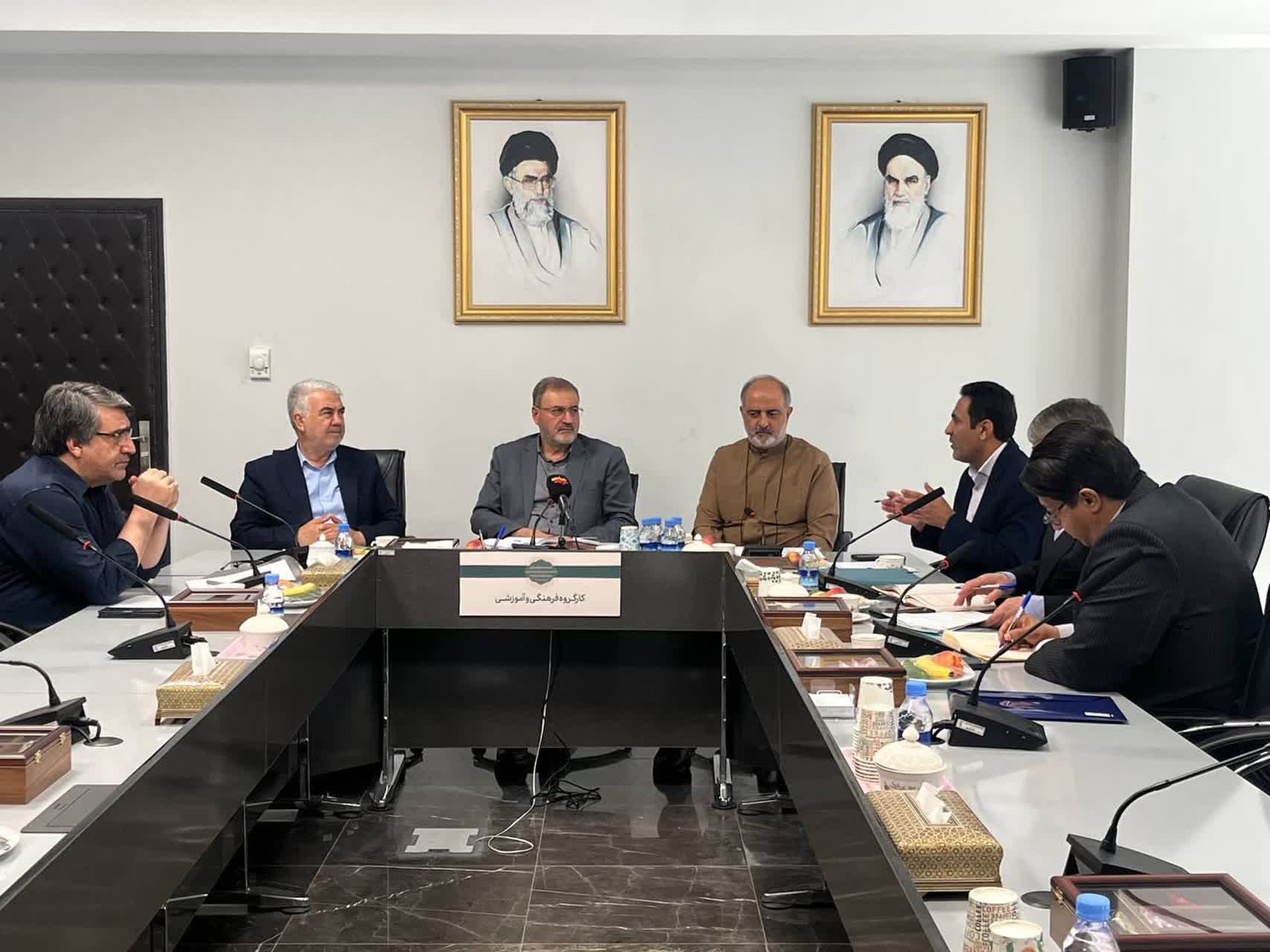 نشست هماهنگی برگزاری نخستین جشنواره جایزه ملی ادبی «داستان شهدای غریب» در تهران برگزار شد