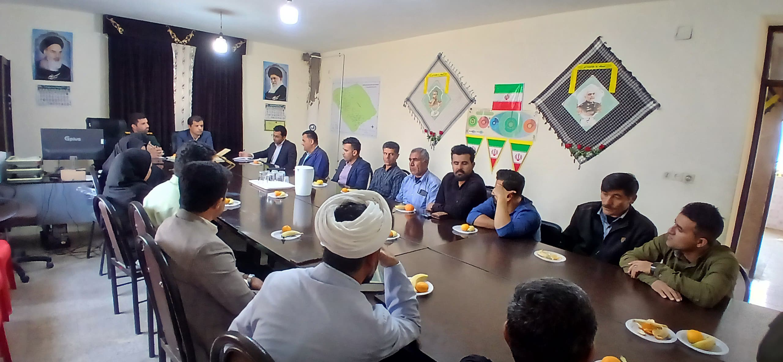 برگزاری جلسه شورای اداری بخش ممبی برای برنامهریزی استقبال از شهید گمنام