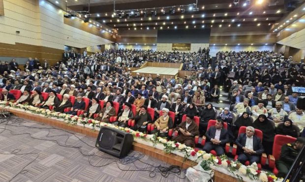 با حضور علما، روحانیون و چهرههای برجسته؛ کنگره ملی آیتالله سید کرامتالله ملک حسینی (ره) برگزار شد/آیتالله بوشهری: ابعاد شخصیت آیتالله ملک حسینی باید بیش از پیش تبیین شود با حضور علما، روحانیون و چهرههای برجسته؛ کنگره ملی آیتالله سید کرامتالله ملک حسینی (ره) برگزار شد/آیتالله بوشهری: ابعاد شخصیت آیتالله ملک حسینی باید بیش از پیش تبیین شود