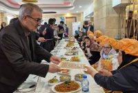 بازدید استاندار کهگیلویه و بویراحمد از جشنواره منطقهای طعم امید/راهاندازی بازارچههای موقت صنایعدستی در ۳ شهر استان بازدید استاندار کهگیلویه و بویراحمد از جشنواره منطقهای طعم امید/راهاندازی بازارچههای موقت صنایعدستی در ۳ شهر استان