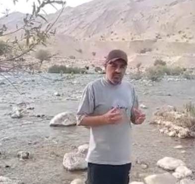 آبتنی با طعم آشغال در رودخانه های اطراف بهبهان/وقتی شیشه کفِ رودخانه یک جوان را راهی بیمارستان کرد+فیلم